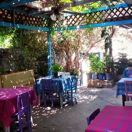 Parmis Rooms Çeşme Esterno foto