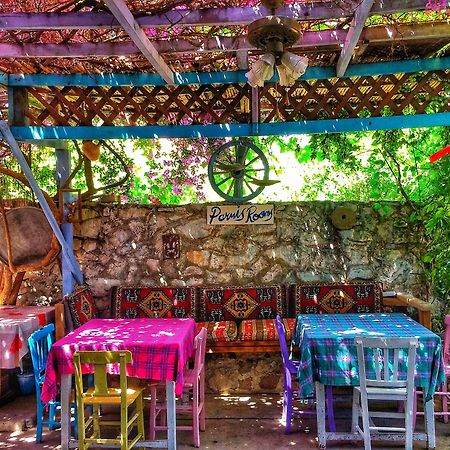 Parmis Rooms Çeşme Esterno foto