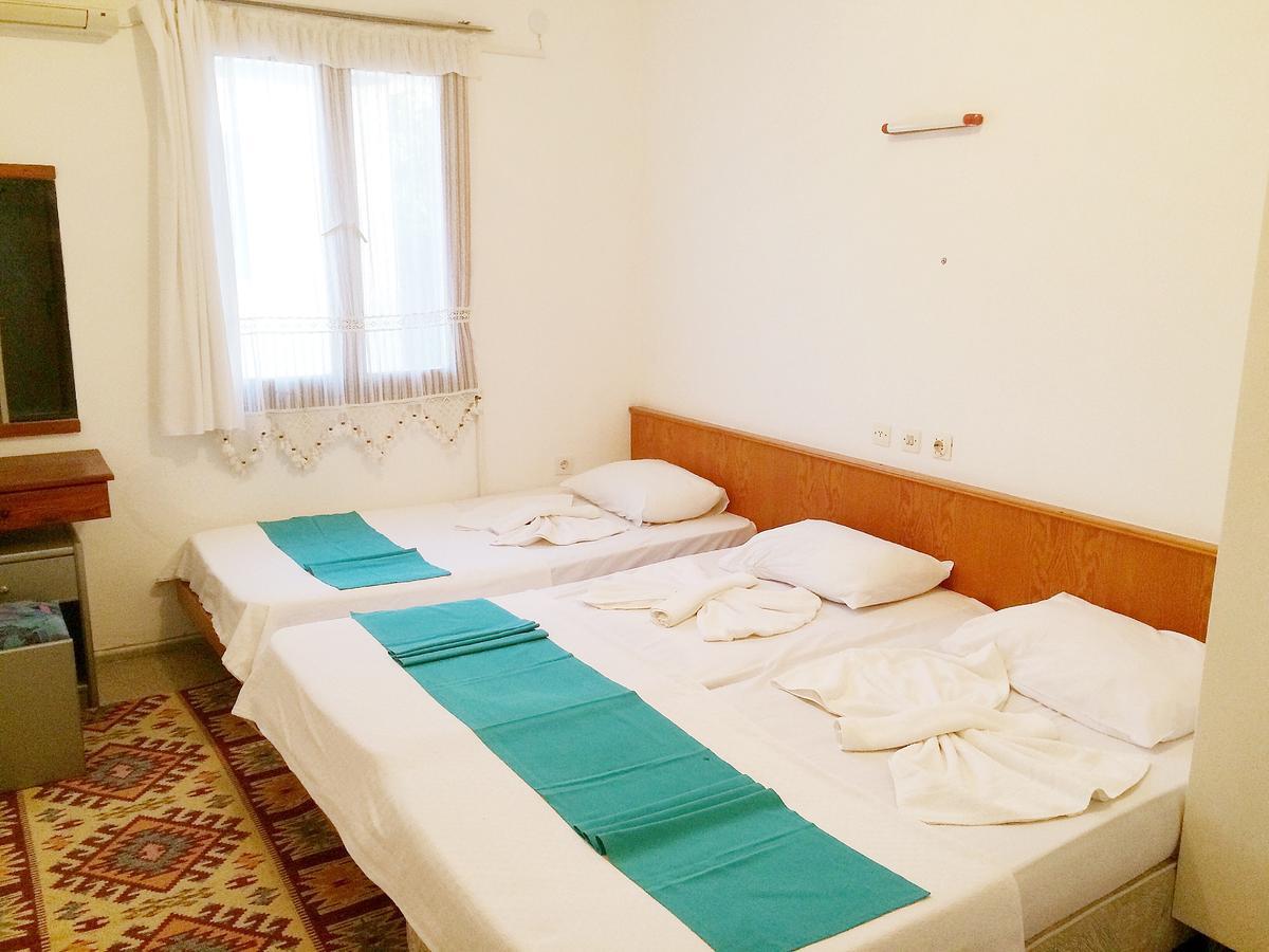 Parmis Rooms Çeşme Esterno foto