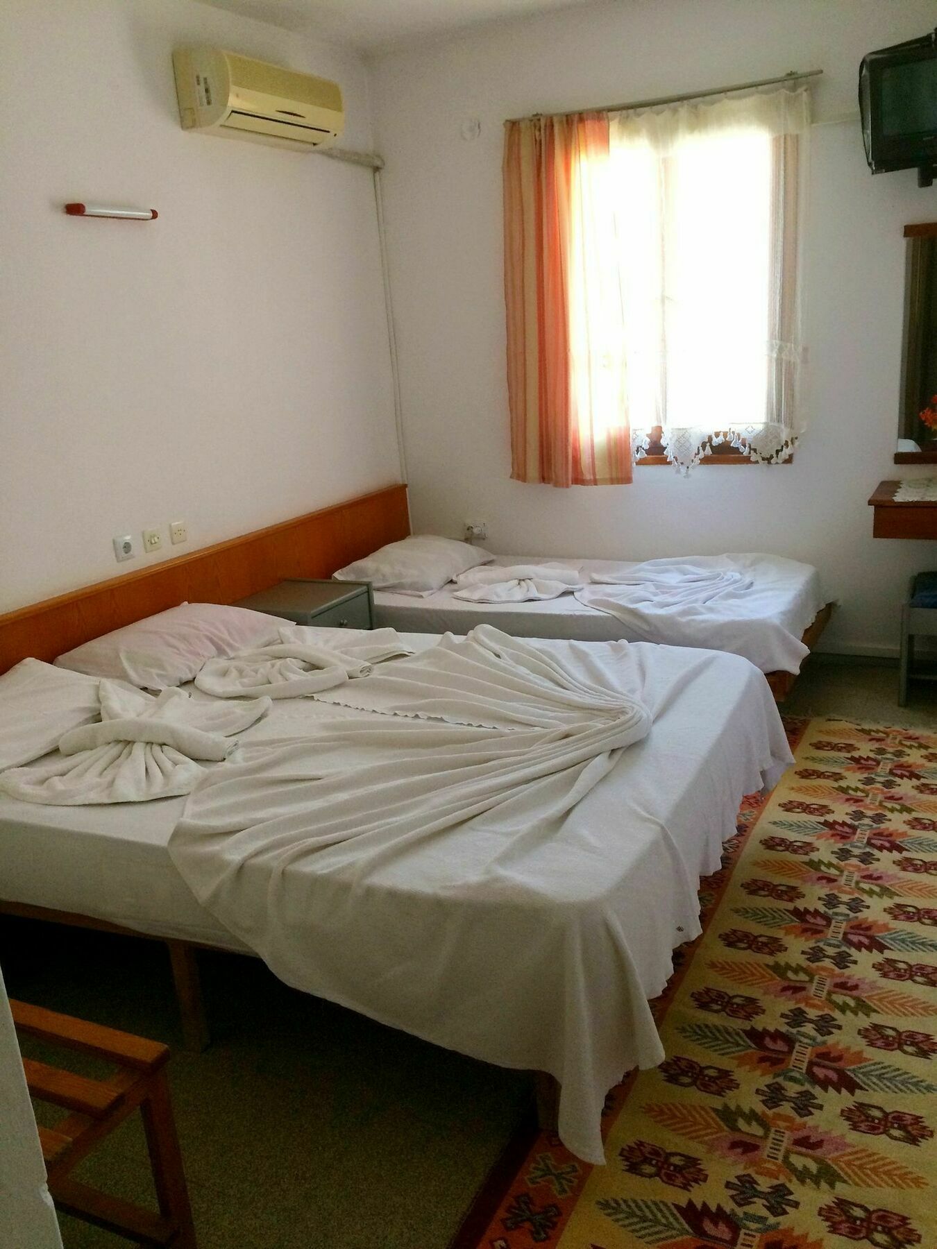 Parmis Rooms Çeşme Esterno foto