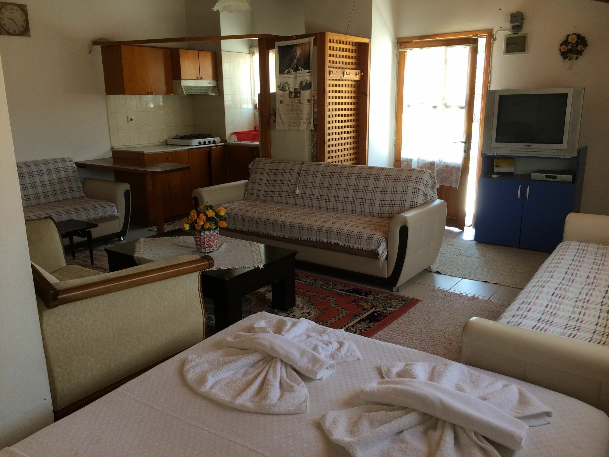 Parmis Rooms Çeşme Esterno foto