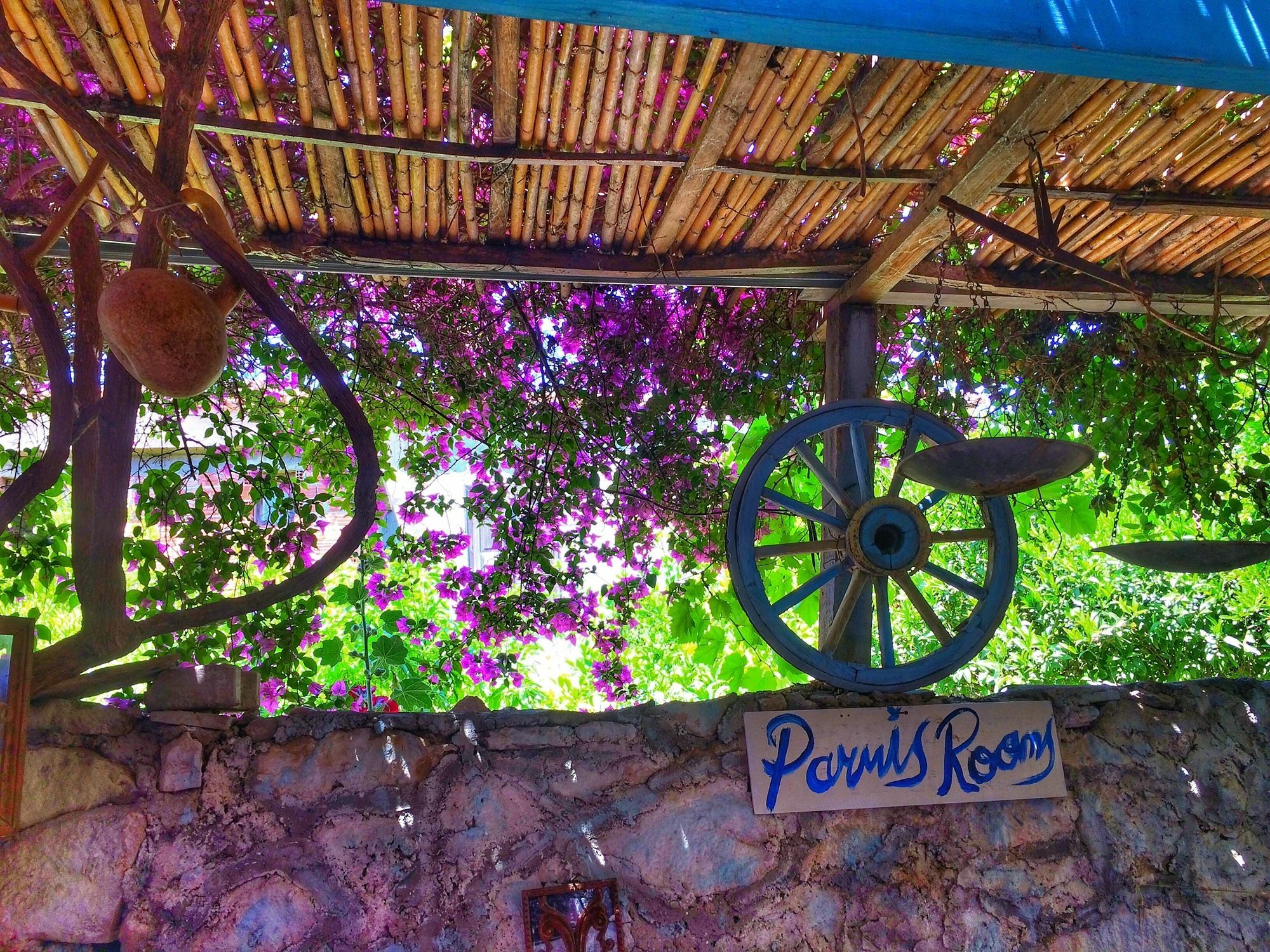 Parmis Rooms Çeşme Esterno foto